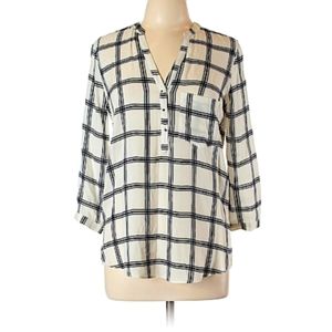 Quarter button-up flowy blouse
